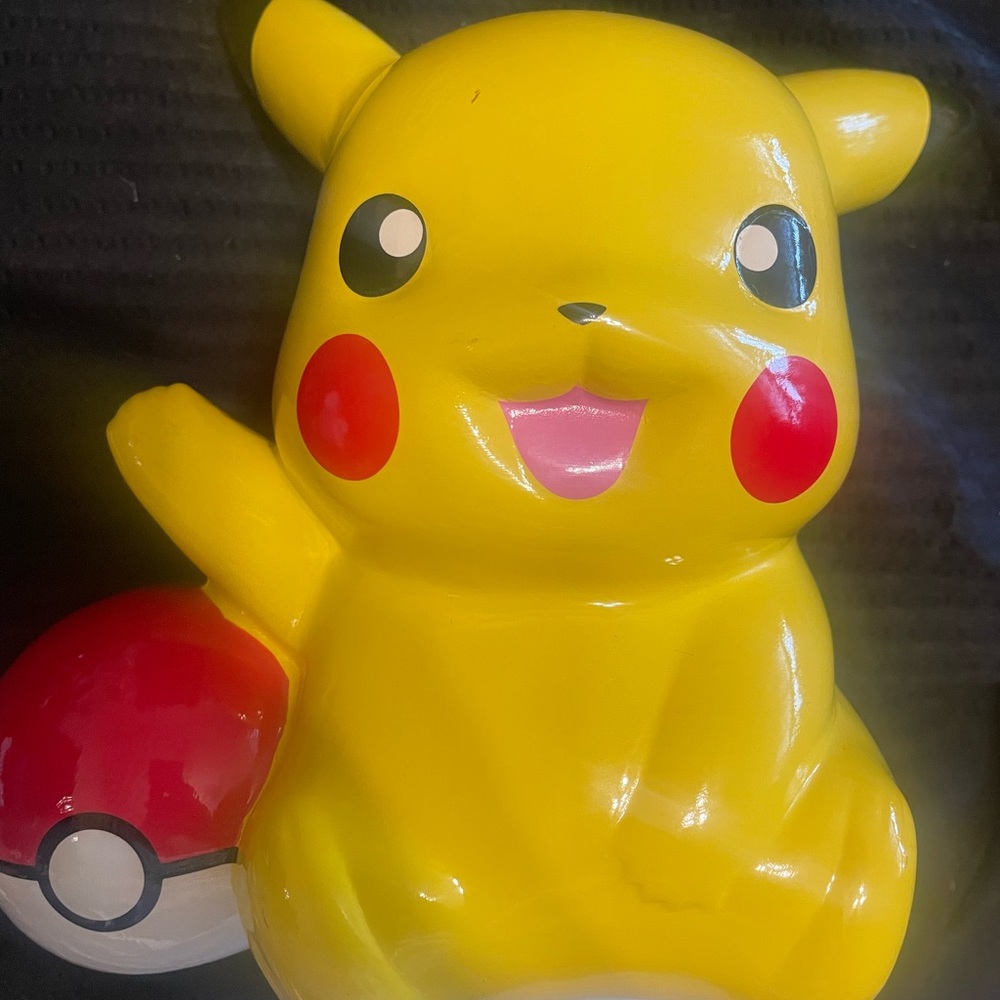 2015 Pokémon pickachu coin bank